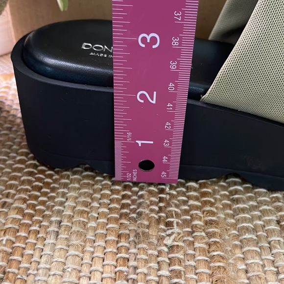 Donald J. Pliner slide wedge size 9.5 - Picture 5 of 8